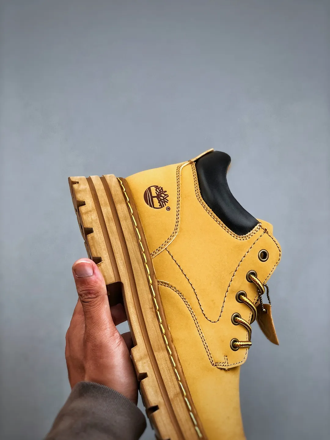Local self-pickup💰480 Support store Timberland/Timberland classic 25ss new mid-top classic re-engineered brand new upgrade Guangdong factory quality original box original packaging The fabric is made of Italian 🇮🇹 top matte cowhide with anti-odor and anti-corrosion genuine leather latex insoles to give you a perfect wearing experience High quality and durable, a must-have for sportsmen Specially designed to treat bad looks High-quality and first-class foot feel Exclusive supply Size: 39-44 one size larger